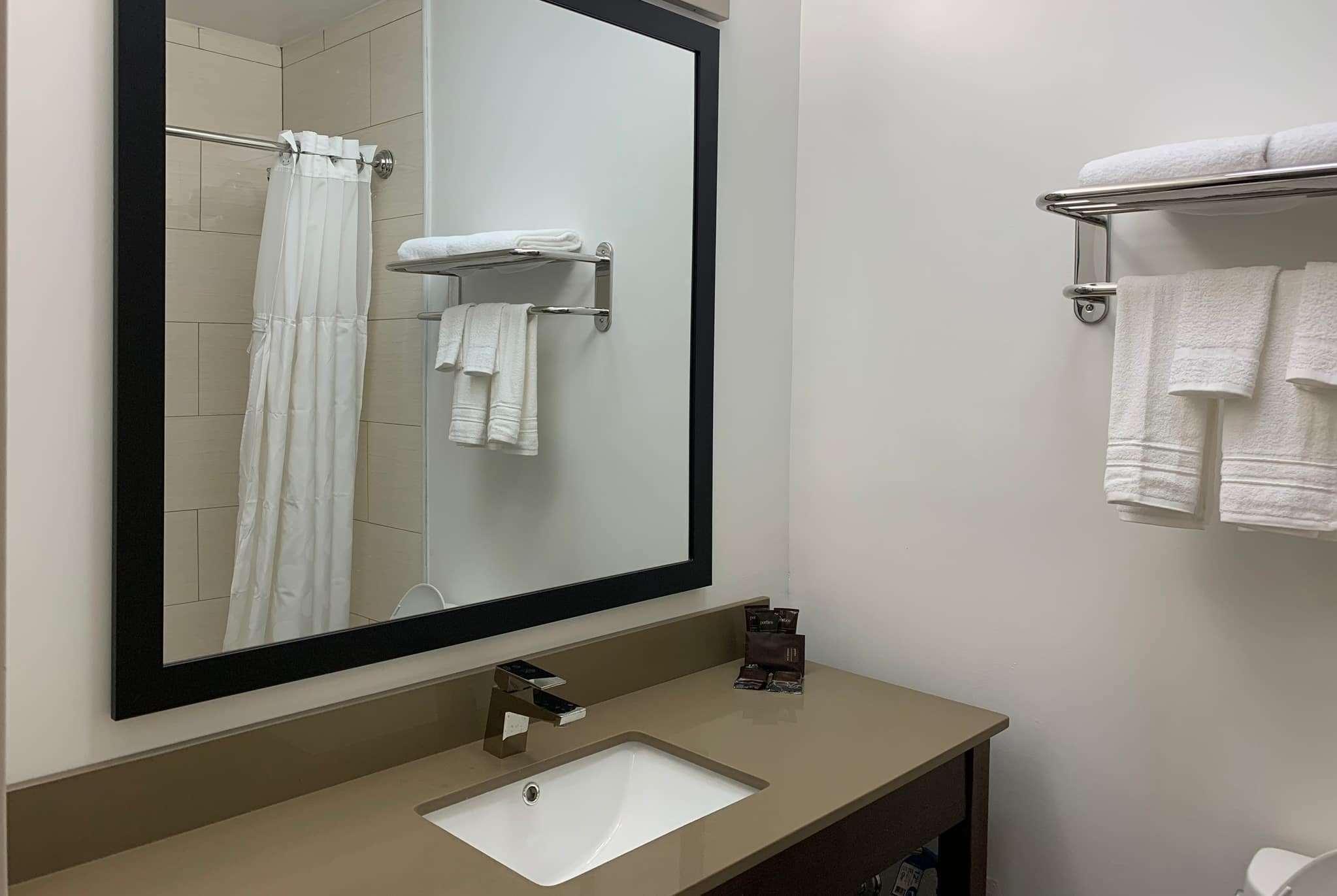 Wingate By Wyndham Jfk Airport, Far Rockaway Ny Hotel New York City Exterior photo