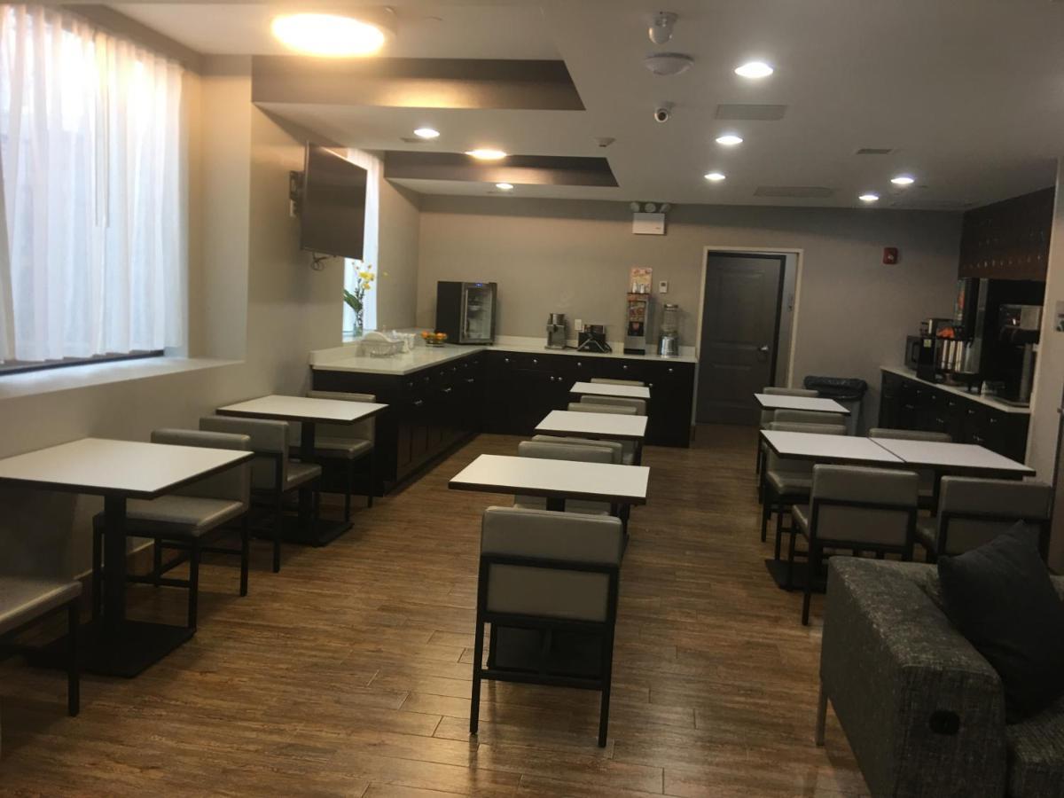 Wingate By Wyndham Jfk Airport, Far Rockaway Ny Hotel New York City Exterior photo